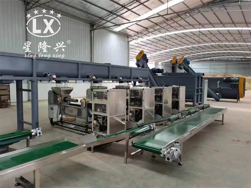 食用菌自動(dòng)制棒生產(chǎn)線(xiàn)